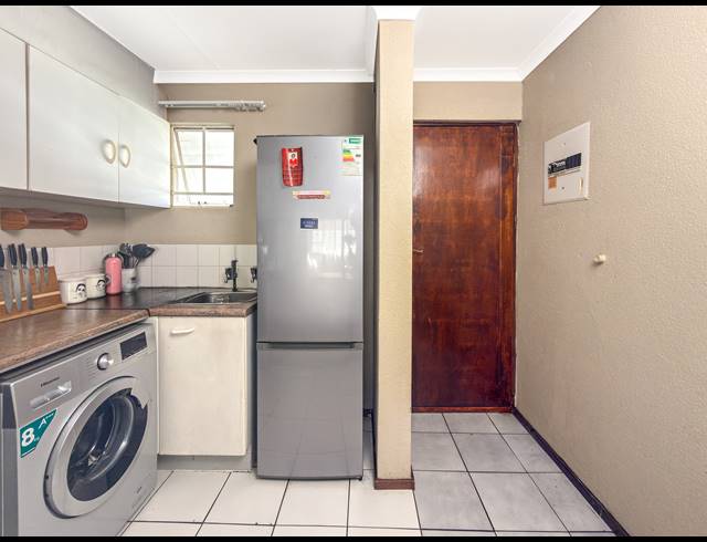 2 BEDROOM APARTMENT FOR SALE IN GROENKLOOF